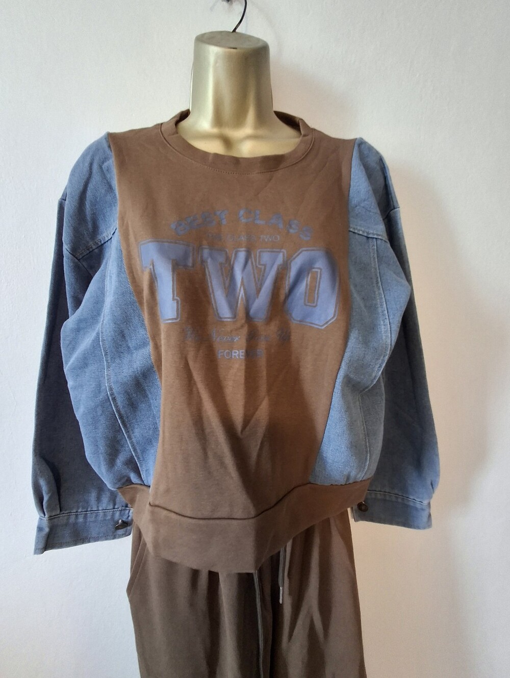 Two-Tone Brown and Denim Relaxed Sweatshirt Set - Picture 4 of 4